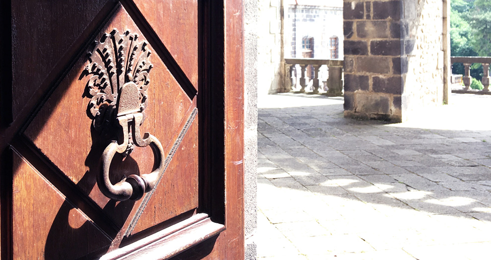 porte chateau de chazeron