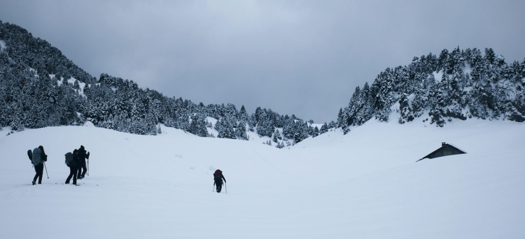Progression en raquettes sur les Hauts-Plateaux pour rejoindre le refuge de Chaumailloux